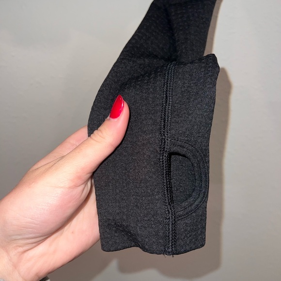 Gymshark women’s long sleeve crop top - Picture 3 of 3